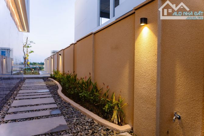 Hiếm! Biệt thự vừa có sông có biển, có sân golf, có diện tích 336m2, có sổ đỏ giá 12,5 tỷ - 11