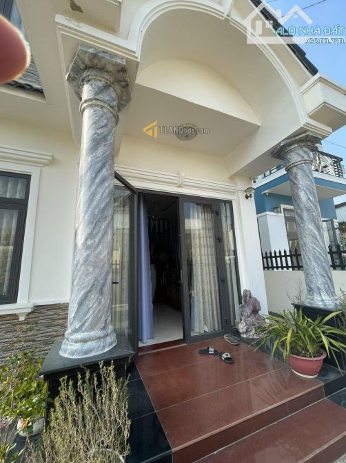 Bán villa ngay trung tâm Đà Lạt,ngay ngã 5 Đại Học, cách sân Golf 3