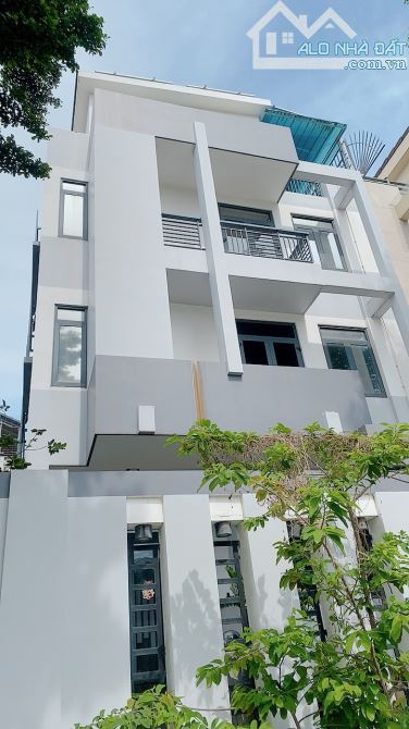 Cho Thuê Villa 1 Trệt 3 Lầu, P. Thạnh Mỹ Lợi, Q2, DT: 160M2, DTSD: 800M2, GIÁ: 5Xtr