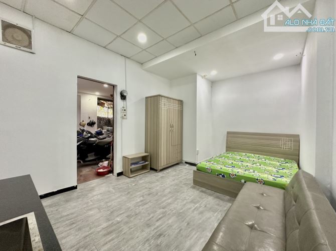 Cho thuê căn Studio _ Có Nội Thất , Bếp , Tolet riêng  _ 149/2 phan đăng lưu , Phú Nhuận