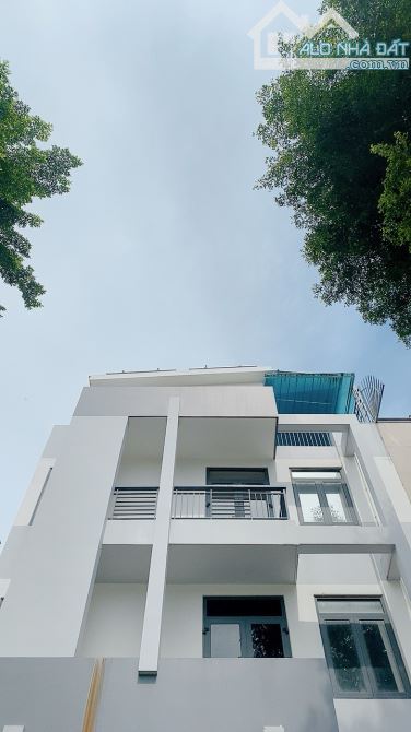 Cho Thuê Villa 1 Trệt 3 Lầu, P. Thạnh Mỹ Lợi, Q2, DT: 160M2, DTSD: 800M2, GIÁ: 5Xtr - 1