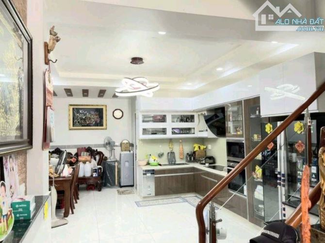 Nhà đẹp 3 tầng 90m2 ngang rộng hiếm có 6x15, hẻm ô tô thông chỉ 10 tỷ - 2