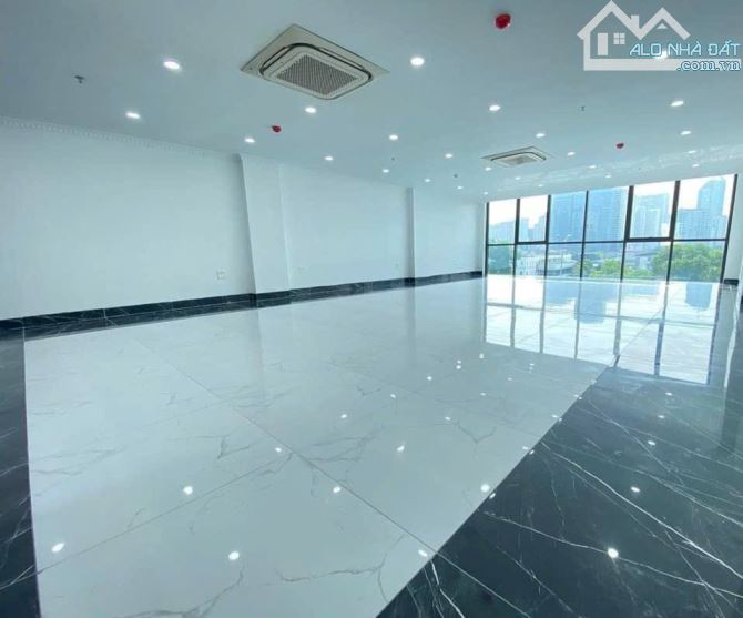 Bán nhà Mặt phố Xã Đàn, Đống Đa siêu VIP - 448m2, MT 12m - Giá 268 tỷ - 2