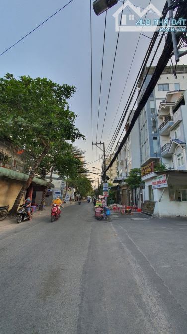 Bán nhà đường số 18 Phạm Văn Đồng P. Hiệp Bình Chánh gần Giga Mall TP Thủ Đức 90m2 - 2
