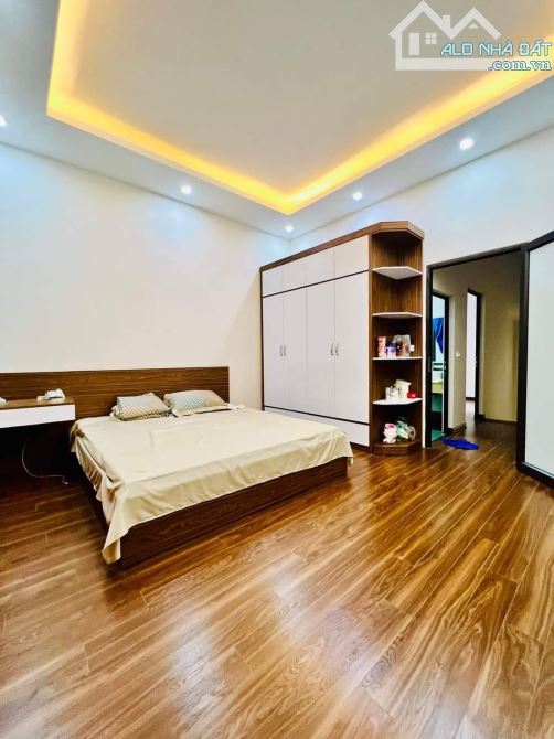 167 Tây Sơn 65m2 4 tầng 9.33 tỷ Nhà đẹp, gần phố, ngõ Oto - 2