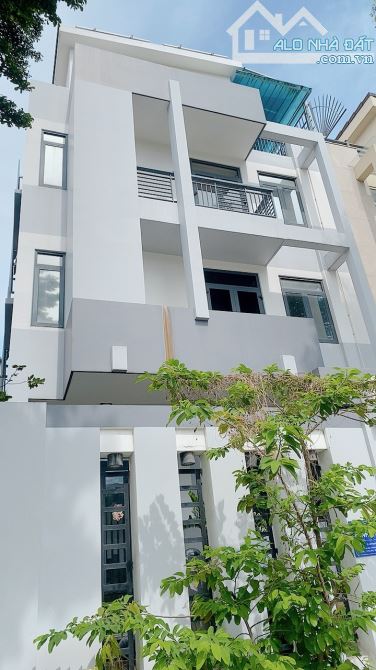 Cho Thuê Villa 1 Trệt 3 Lầu, P. Thạnh Mỹ Lợi, Q2, DT: 160M2, DTSD: 800M2, GIÁ: 5Xtr - 3