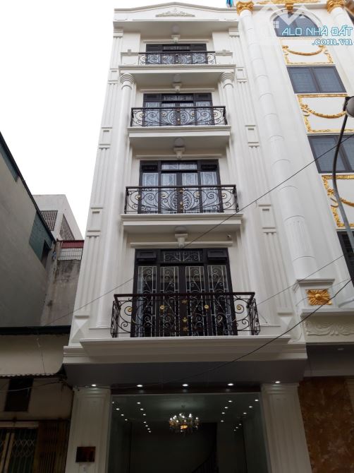 Bán nhà MT Lý Tự Trọng,P.Bến Thành,Q.1 - DT: 4,3x25m(CN:100m2)5 Tầng - Gía: 80 tỷ TL - 3