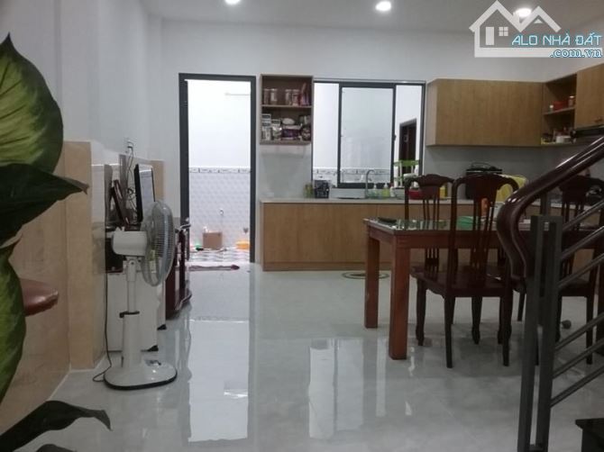 NHÀ 4 TẦNG NỞ HẬU ĐẸP - 90M2 - NỘI THẤT CAO CẤP - GẦN NGÃ 4 QUANG TRUNG - 4