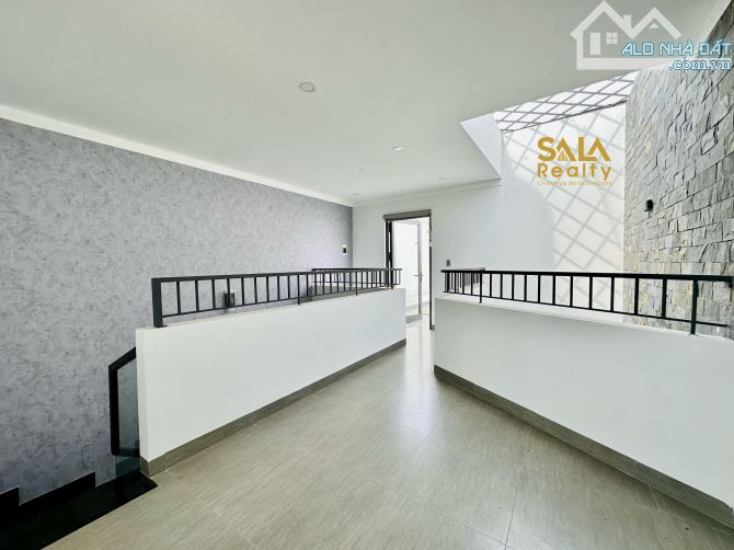 Nhà 3 tầng 1 tum mới đẹp, nội thất Luxury trong KĐT Ân Phú - đối diện công viên - 5