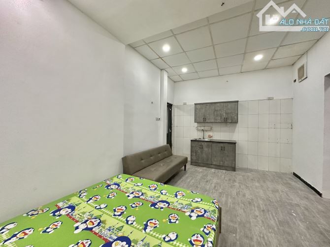 Cho thuê căn Studio _ Có Nội Thất , Bếp , Tolet riêng  _ 149/2 phan đăng lưu , Phú Nhuận - 5