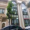 Bán tòa nhà văn phòng cho thuê đường Phú Diễn, Phân lô, thang máy, 70m2, giá 20 tỷ.