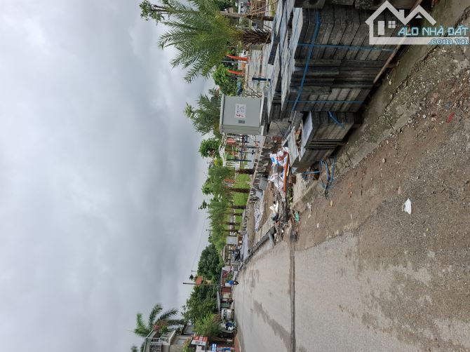 B.án N.hà Ngọc Thụy-Long Biên Diện Tích -125M2- 3T-MT5M  nhỉnh 30tỷ (đàm phán).