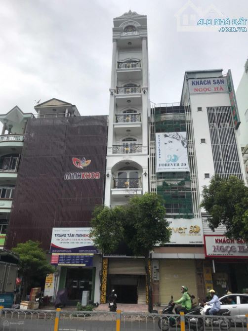 Chính Chủ MT đường Lê Hồng Phong, Q10, DT 4x20m, 5 lầu, thang máy, giá 27 tỷ