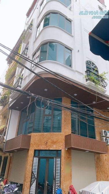 Huỳnh Thúc Kháng 55m2 x 7 tầng, lô góc - thang máy - 3 mặt tiền – 2 vỉa hè