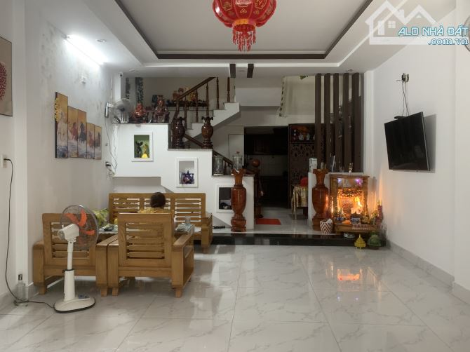 Cần bán gấp nhà Võ Văn Kiệt DT 80m2, cách biển Mỹ Khê 300m
