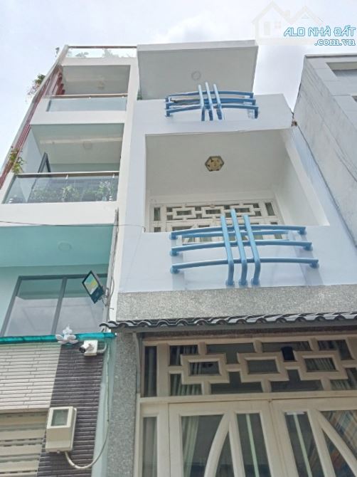 Nhà mới 3 tầng nở hậu 13m, 2 mặt hẻm Nguyễn Duy P9Q8