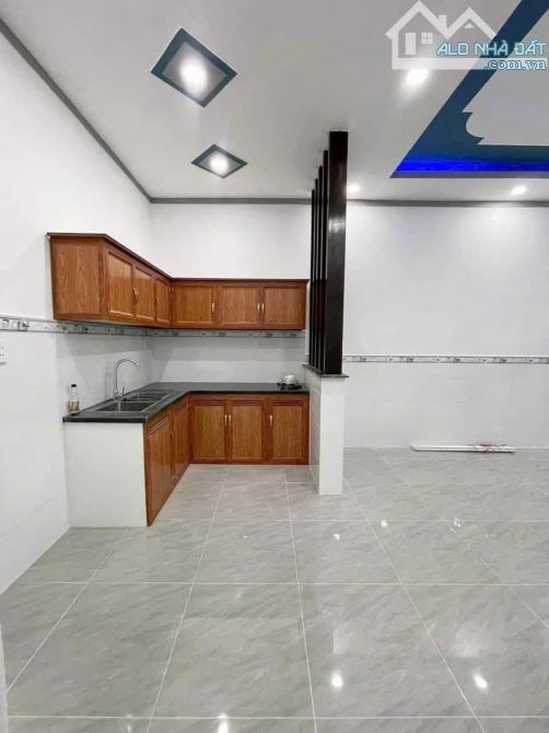 Bán Nhà 1 Trệt 1 Lầu 63m2 Trung Tâm Y Tế Dĩ An Giá 2tỷ2 TL