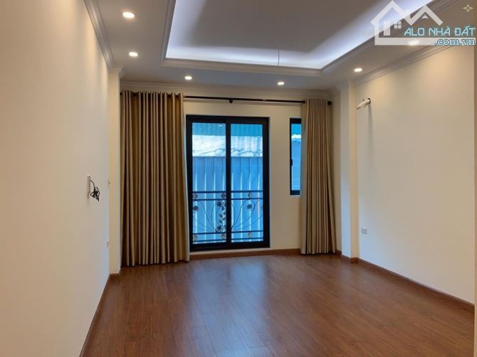 Bán nhà đẹp dân xây phố Kim Mã 42m2 5tầng 5.9tỷ Ba Đình - 1