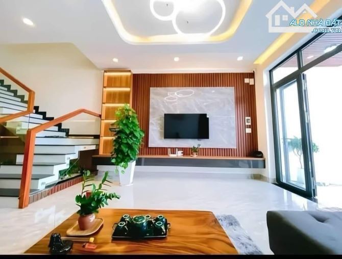 Bán nhà Tô Vĩnh Diện, Thủ Đức, cho thuê 12tr/ tháng. DT: 63m2, sổ riêng, giá: 1.5 tỷ - 1