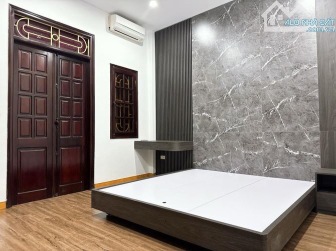 BÁN NHÀ XUÂN LA - TÂY HỒ - LÔ GÓC - Ô TÔ - 50M2. 4 TẦNG- MẶT TIỀN 4.2M - GIÁ 9.x TỶ - 2