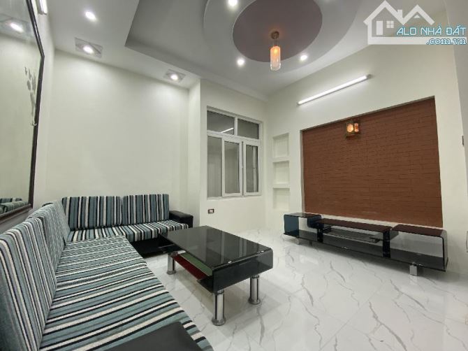 Bán nhà 4 tầng, 3 phòng ngủ, 43m2, ô tô đỗ cửa, trung tâm quận Hai Bà Trưng, chỉ hơn 8 tỷ - 2