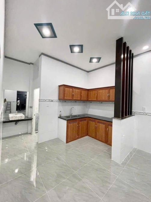 Bán Nhà 1 Trệt 1 Lầu 63m2 Trung Tâm Y Tế Dĩ An Giá 2tỷ2 TL - 2