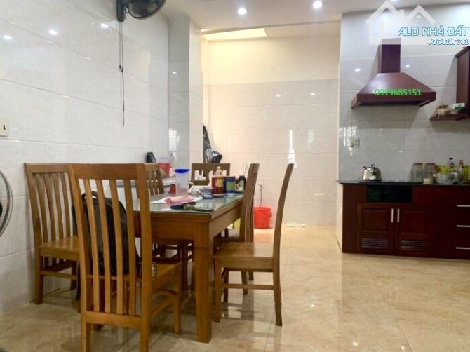 Nhà 3 Tầng,S/n Mặt tiền Đ. Nguyễn Duy Trinh, Q2, Dt:70m2,dt sàn 180m2_ngang 5.5m,giá 6tỷ - 4