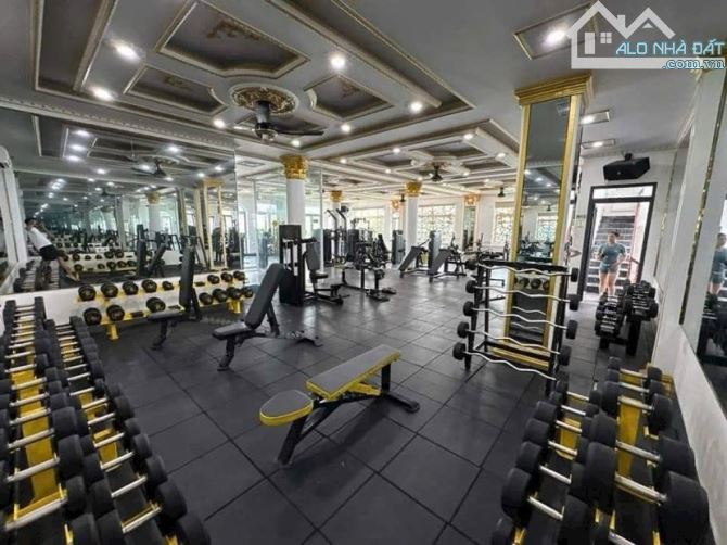 Cho thuê nhà hơn 1.500 m2 mặt tiền đường Lê Bình có thang máy - 5