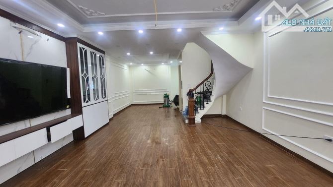 Bán nhà 7T x 50m2 - phố Mai Dịch, Cầu Giấy - oto vào, nhà mới - giá 15 tỷ - 7