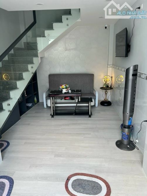 HOÀNG HOA THÁM - 5 TẦNG - 21MV - HẺM TRƯỚC NHÀ 12M -GIÁ 4.3 TỶ