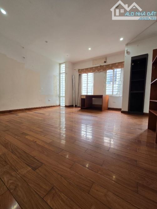 Bán nhà riêng ngõ 218 Tây Sơn 56m2, MT 4,5m, Ô Tô Tránh Giá Chỉ 7,82 Tỷ - 1