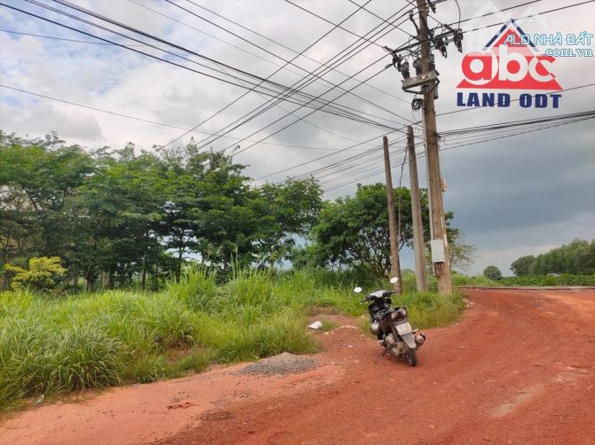 Bán đất 2MT Đường Thác Đá Hàn.Sông Trầu Trảng Bom Đồng Nai. 2500m2 shr qh thổ cư. Chỉ 9tỷ - 2