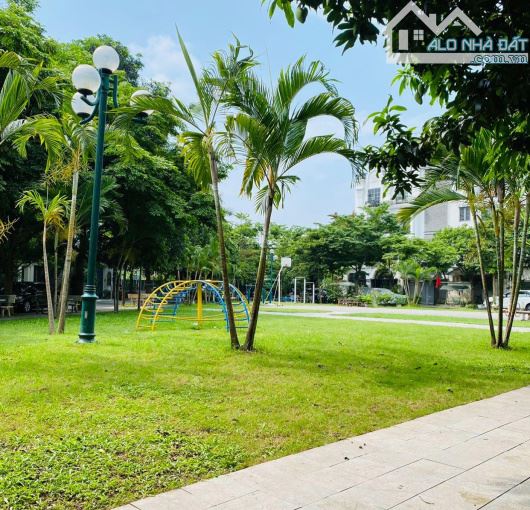 Bán biệt thự Việt Hưng, view vườn hoa. DT 234m2, MT 13m. Giá 46tỷ. Kinh doanh, sân vườn - 4