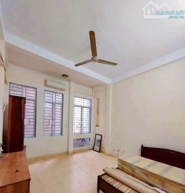 Bán nhà riêng ngõ 218 Tây Sơn 56m2, MT 4,5m, Ô Tô Tránh Giá Chỉ 7,82 Tỷ - 4