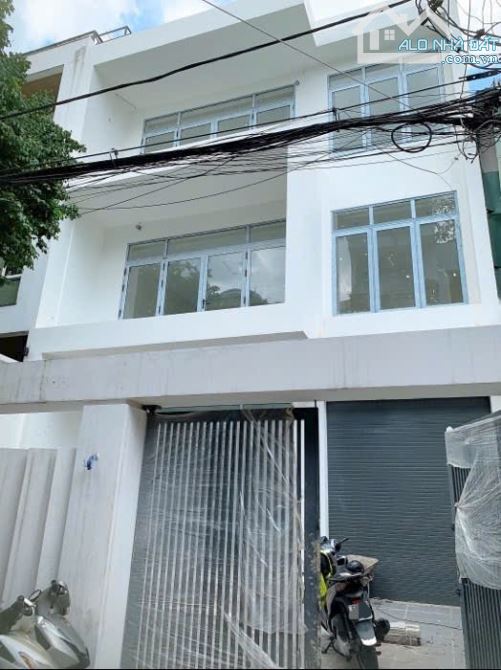 BIỆT THỰ NGUYỄN CHÍ THANH Q5, 168 M2 VUÔNG VỨC, NGANG 8M, 3 TẦNG, THANG MÁY, 30.6 TỶ TL