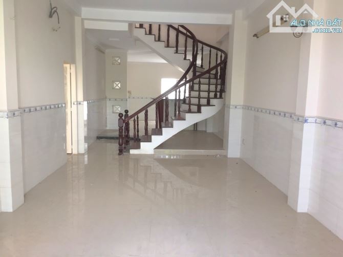 NGAY NGÃ TƯ HÀNG XANH - 100M2 NGANG 5.8M - 4 TẦNG ĐẸP - HXH - CHỈ NHỈNH 10 TỶ.