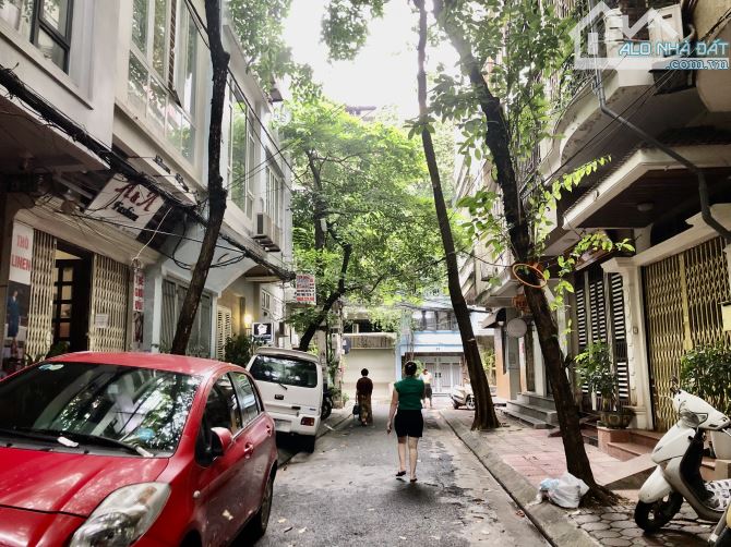 18,9 tỷ 45m 4T Phân lô phố Nguyên Hồng, Đống Đa Vỉa Hè đỗ Ô TÔ Kinh doanh Sổ A4