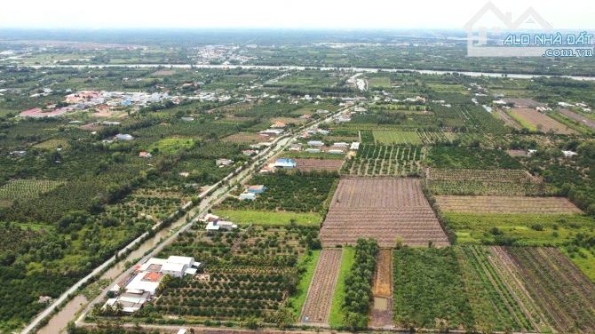 Siêu phẩm 1000m2 đất vườn view kênh cực đẹp, 750tr