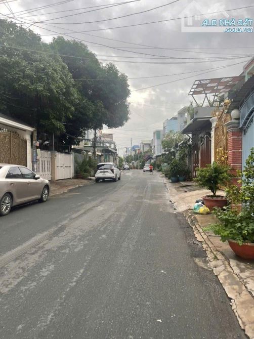 BÁN NHÀ 100M2 TÂN PHONG ĐƯỜNG XE HƠI CHỈ 4,5 TỶ TL