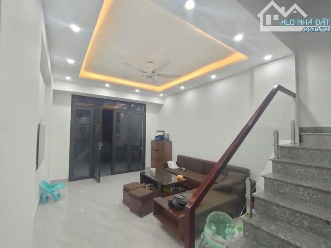 Bán nhà riêng tại Đường Quỳnh Cư, Hồng Bàng,  Hải Phòng diện tích 52m2  giá 1.83 Tỷ