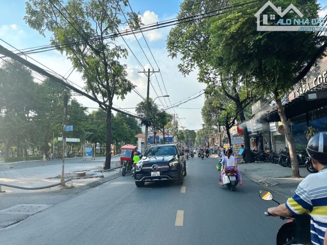 Siêu phẩm 4 lầu đẹp lung linh hẻm 220 Nguyễn Văn Khối 100m2 ngang 5m ngay CV chỉ 14.5 tỷ. - 11