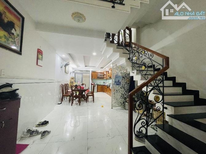 BÁN NHÀ MẶT TIỀN NGUYỄN TRƯỜNG TỘ, GIÁP VƯỜN LÀI, 4.3x19M, 4 TẦNG, 4PN - 1