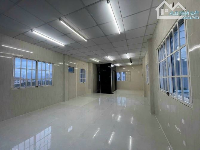 Góc 2MT 5x15m, 5 lầu, suốt, có thang máy đường Đề Thám - 1
