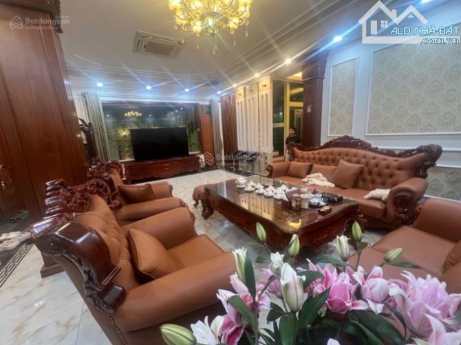 Vip! Bán căn biệt thự phố Việt Hưng. DT 190m2. MT 10m.Thang máy, vỉa hè, đường rộng thoáng - 2