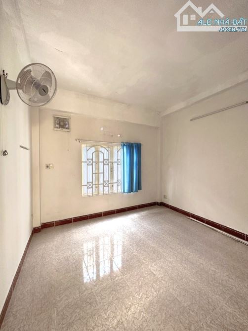 NGAY NGÃ TƯ HÀNG XANH - 100M2 NGANG 5.8M - 4 TẦNG ĐẸP - HXH - CHỈ NHỈNH 10 TỶ. - 2
