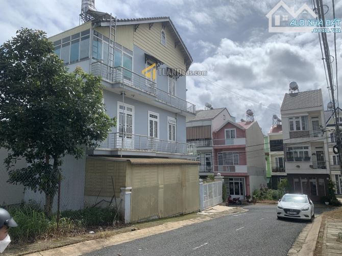 🔥 Nhà hai mặt tiền Trần Anh Tông 100m2 ngang 11m chỉ hơn 9tỷ