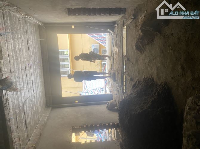Bán nhà 5 tầng xây mới TT Quận Long Biên oto đỗ cửa view trường học giá 4,75 tỷ - 2