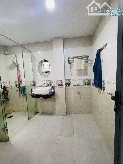 BÁN NHÀ MẶT TIỀN NGUYỄN TRƯỜNG TỘ, GIÁP VƯỜN LÀI, 4.3x19M, 4 TẦNG, 4PN - 5