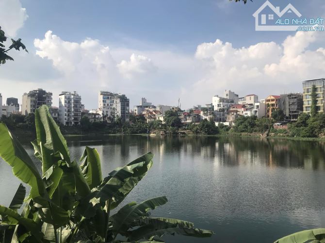 Bán nhà đất tặng Biệt Thự, đường Âu Cơ,View Quảng Bá, Tây Hồ, 275m2 x4 tầng, MT15m,giá70Ty