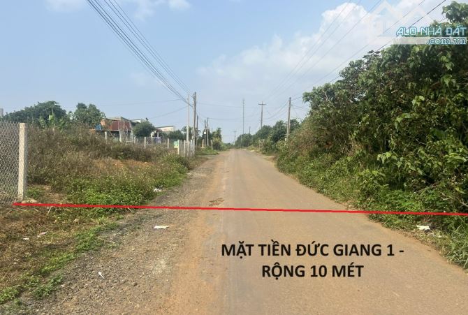 Bán185m2 đất mặt tiền đường lớn (có trến sổ) thuộc Lộc Đức Bảo Lâm gần chợ mới